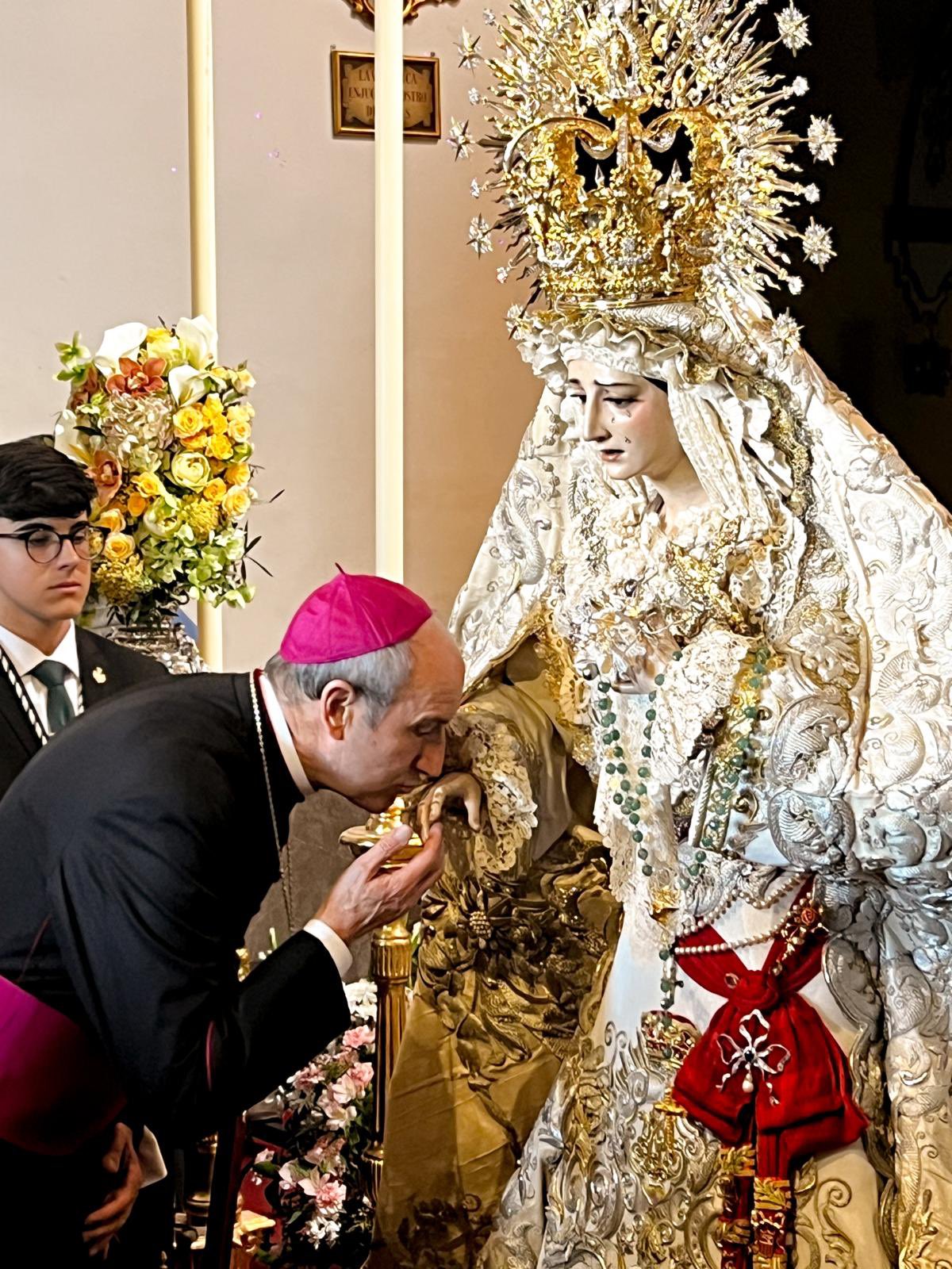 Cultos en honor de María Santísima de la Paz y Esperanza Coronada