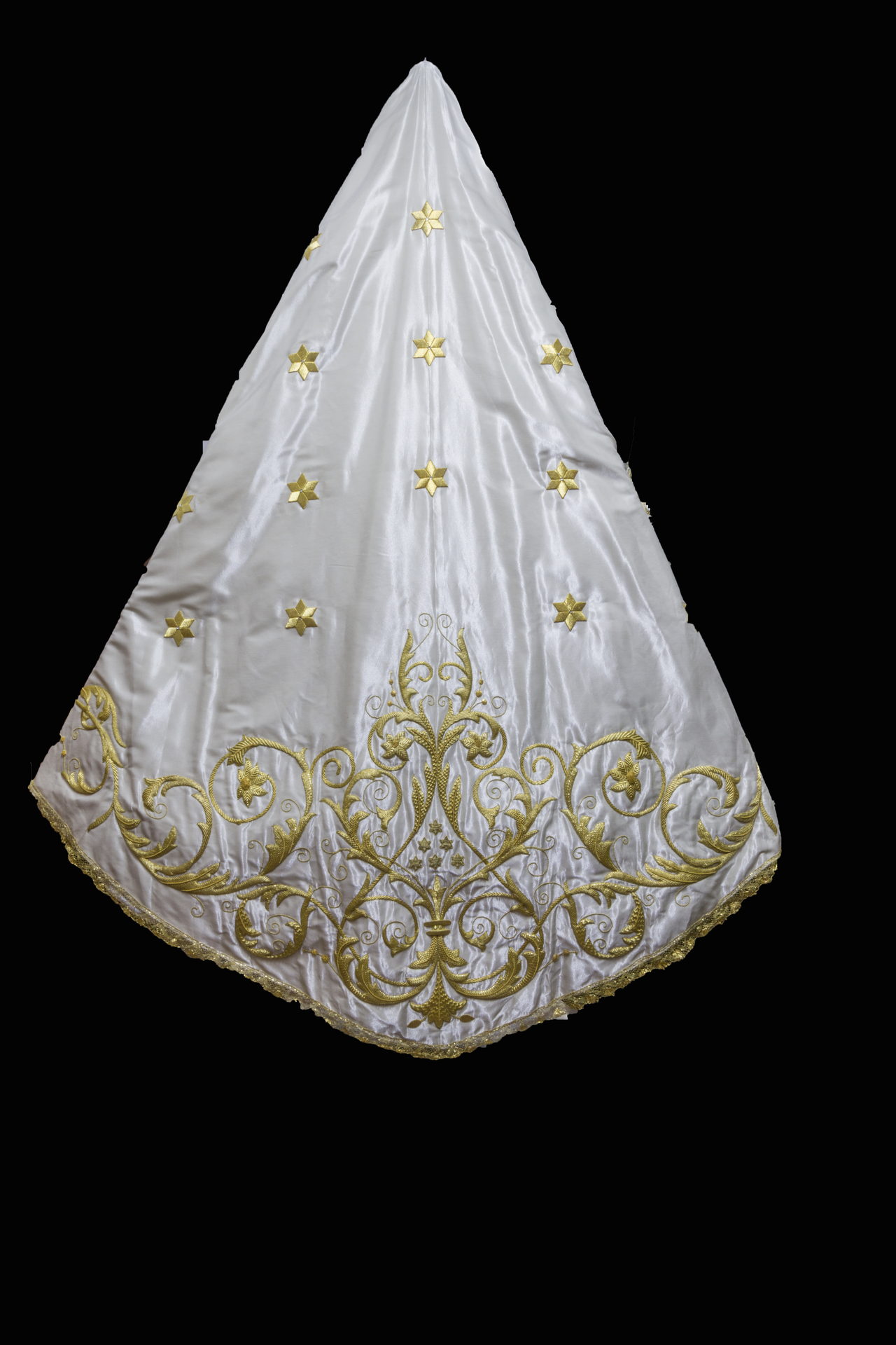 Ajuar de María Santísima de la Paz y Esperanza Coronada