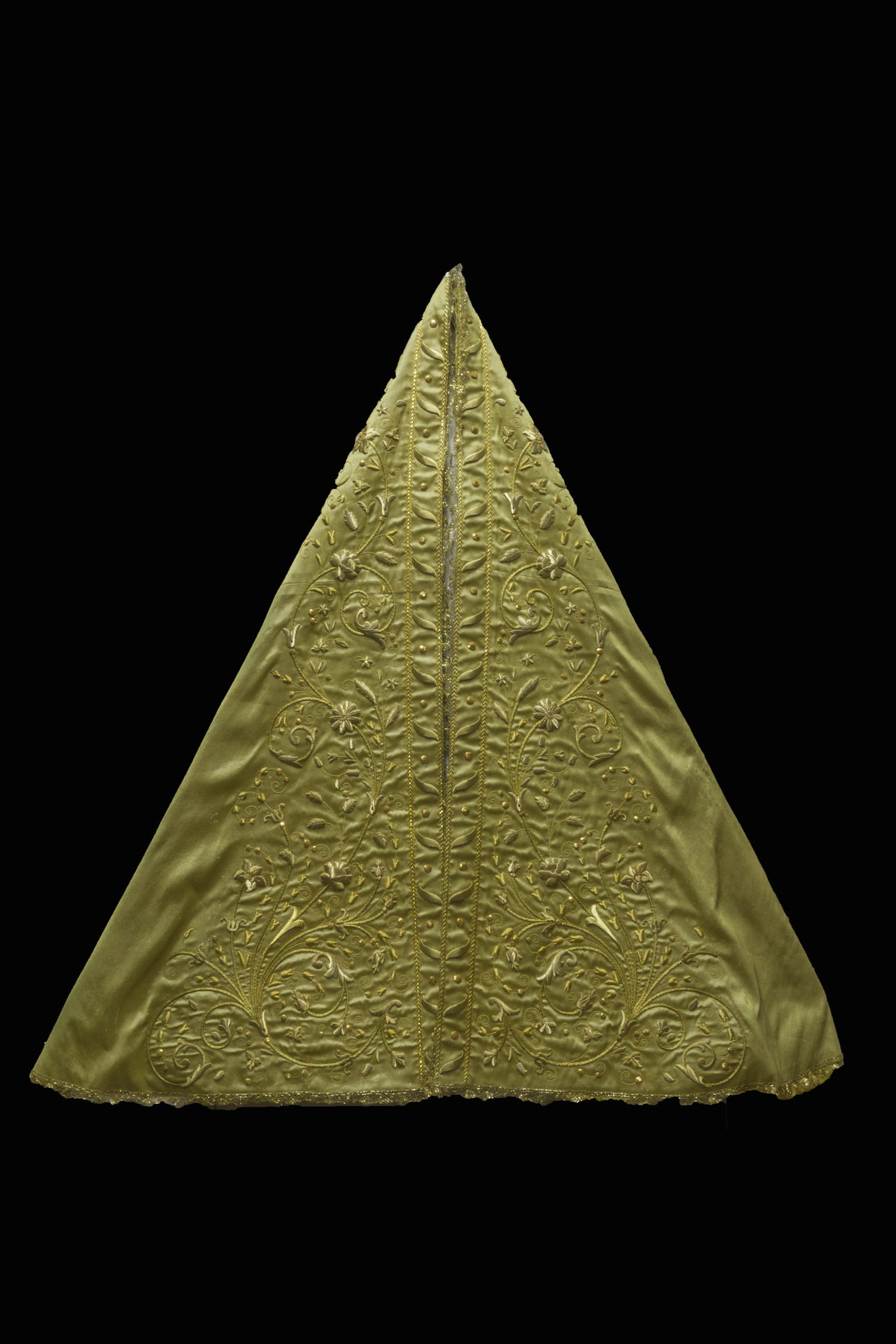 Ajuar de María Santísima de la Paz y Esperanza Coronada