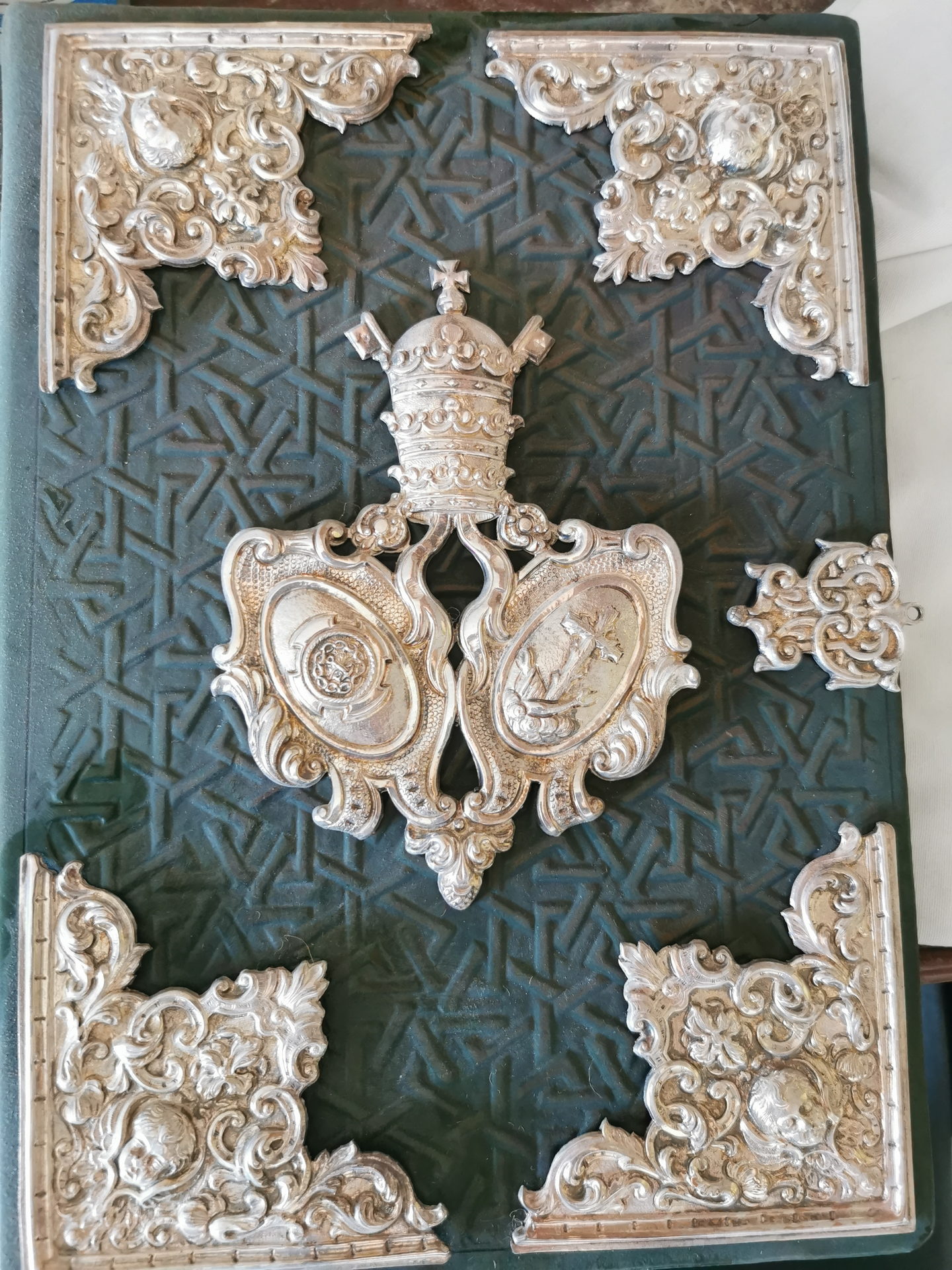 Insignias del Cortejo Procesional